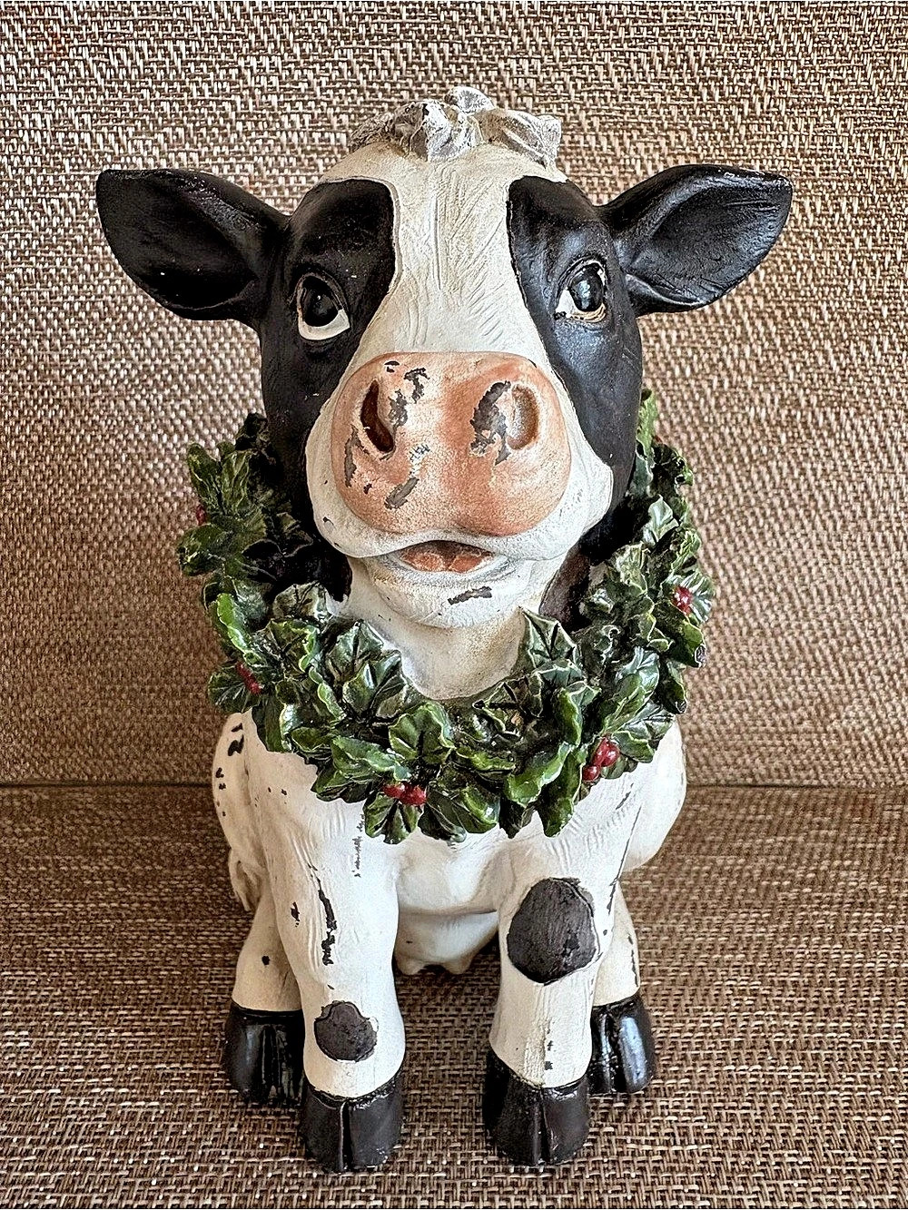 Vintage Sitting Black White Bull Cow Christmas Green Holly Wreath Farmhouse Cute